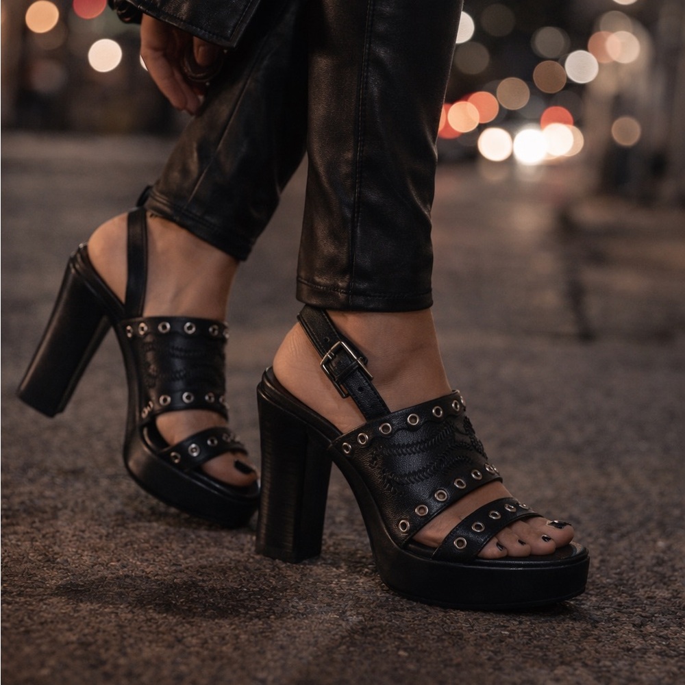 Steve Madden Platform Heels Size 9 Black Leather Ringlet ANCA Slingback Sandals